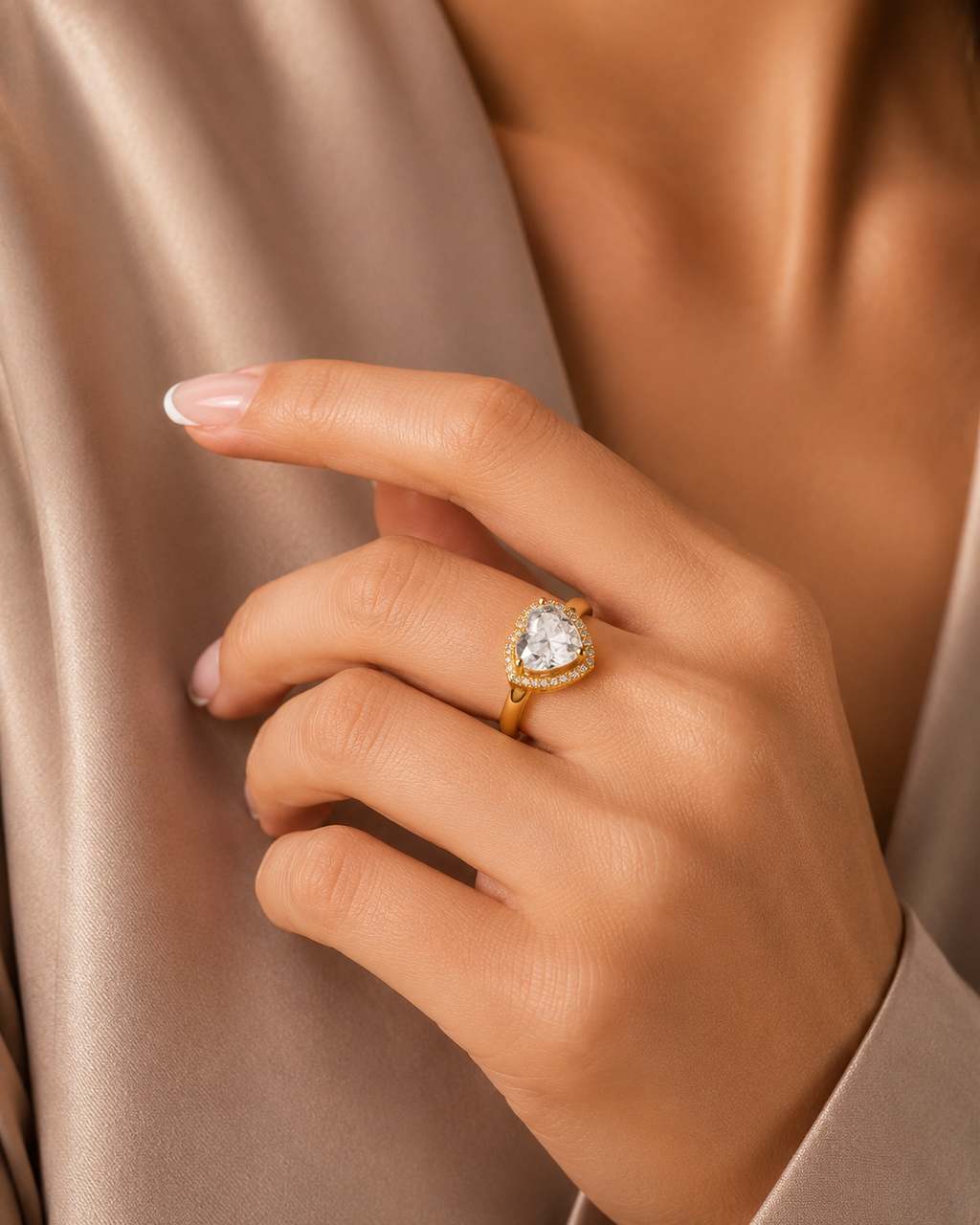 AURÉLIS™ – Bague Cœur Solitaire Or & Zircons Ajustable