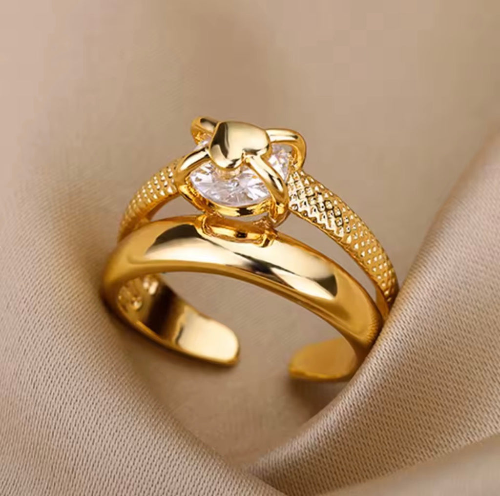 Bague Soléa™ – Élégance Dorée et Brillance Intemporelle