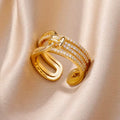 Bague Ajustable Dorée Sertie de Zircons – Éclat Nœud Royal