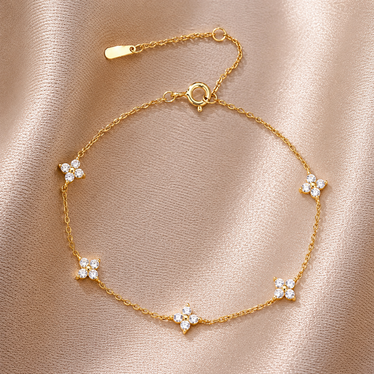 Bracelet Flora Éclat™ – Chaîne Fine Dorée & Fleurs Scintillantes en Zircon